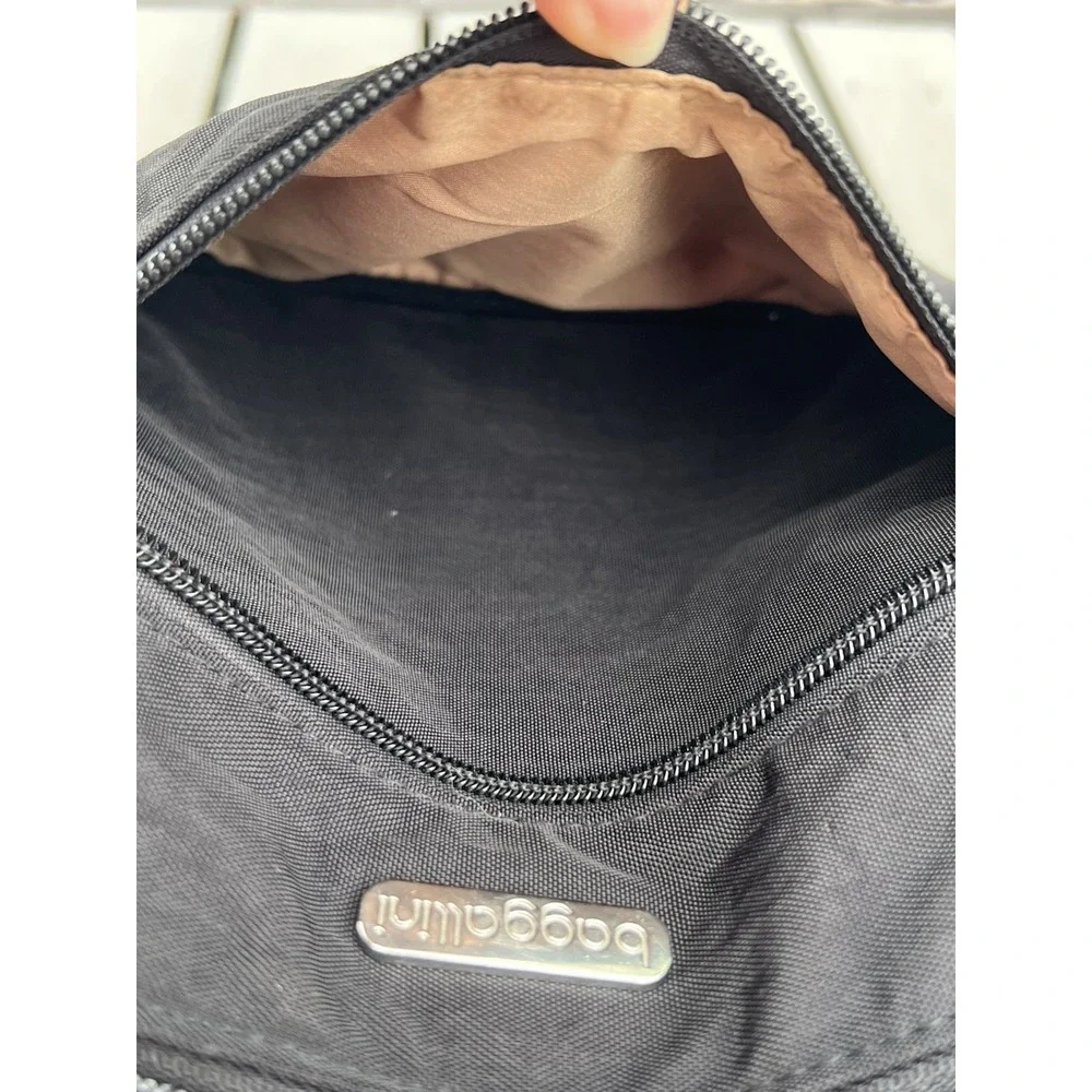 Baggallini Crossbody Bag‎ Nylon Black Travel Purse Zipper Adjustable Small